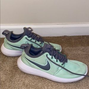 Nike women’s shoe